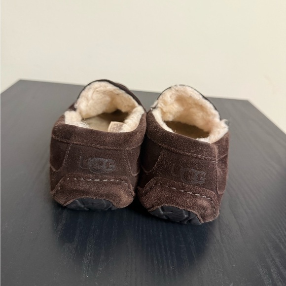 UGG MEN\'S BROWN ASCOT SLIPPERS SUEDE MOCCASIN SHOES SZ 8 main image 4